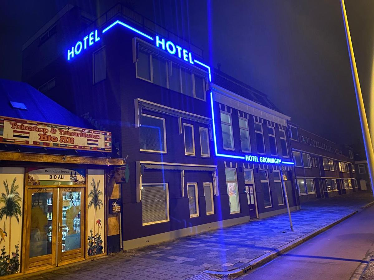 BED IN STAD - NEON NIGHTS - STUDIO, GRONINGEN **